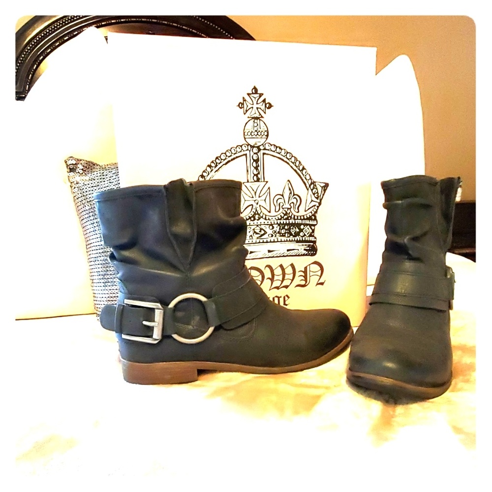 Crown Vintage Boots